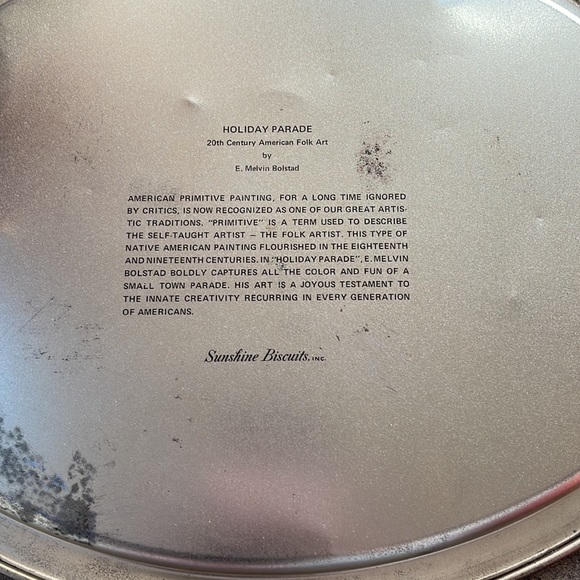 Sunshine biscuits holiday parade tin. Shopping on Main Street - Picture 3 of 3